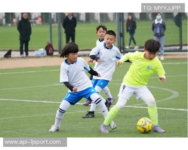 清源小学足球队奋勇拼搏展风采校园足球文化蓬勃发展助力孩子们成长