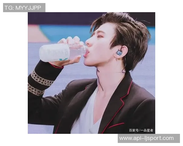 蔡徐坤在篮球场上的精彩瞬间与热血青春的完美结合图片展示 蔡徐坤在篮球场上的精彩瞬间与热血青春的完美结合图片展示